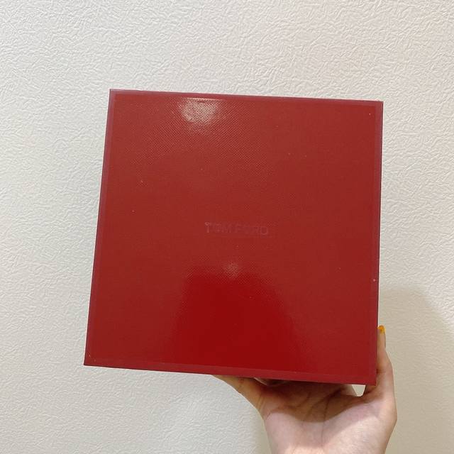 专柜品质 Tf樱桃香水口红两件套 内含失落樱桃香水50Ml，Tf红管口红01#行走的荷尔蒙，几乎不会撞款的香冷淡贵气生人勿进，这个真上头像是绅士的烟草怀抱气息温