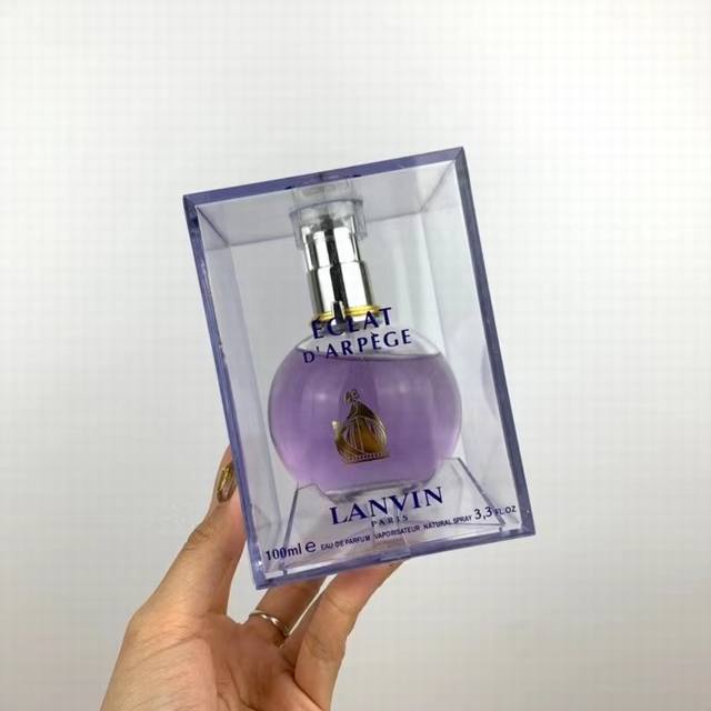 专柜品质 浪凡光韵女士香水 Ml 专柜品质Lanvin 浪凡光韵女士Edp浓香水 Ml 花果香调 清新持久！香调：温柔花香调！前香：柠檬叶、紫丁香！中香：桂花、