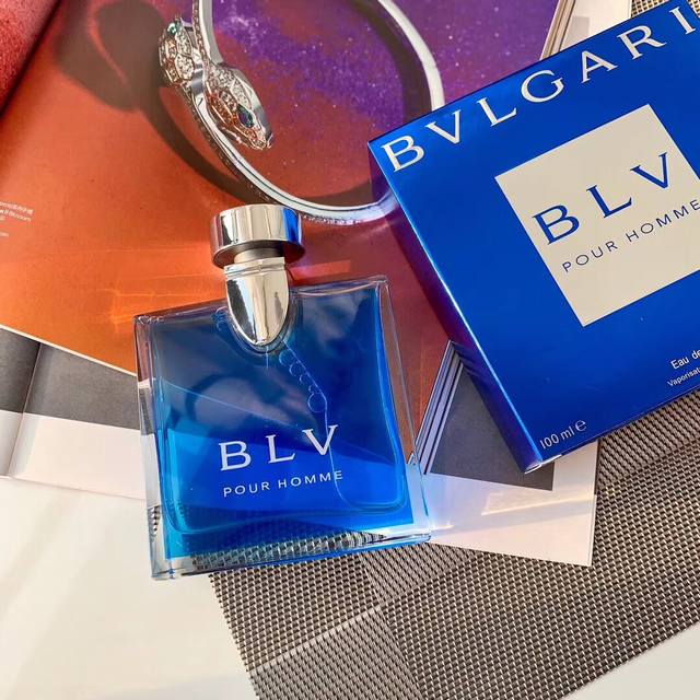 专柜品质姜感皂香Bvlgari宝格丽Blv Pour Homme蓝茶男士淡香水 Ml 这是一款姜感皂香调的男士香水一闻就爱上 市面上的男香大部分都是海洋调烟草皮