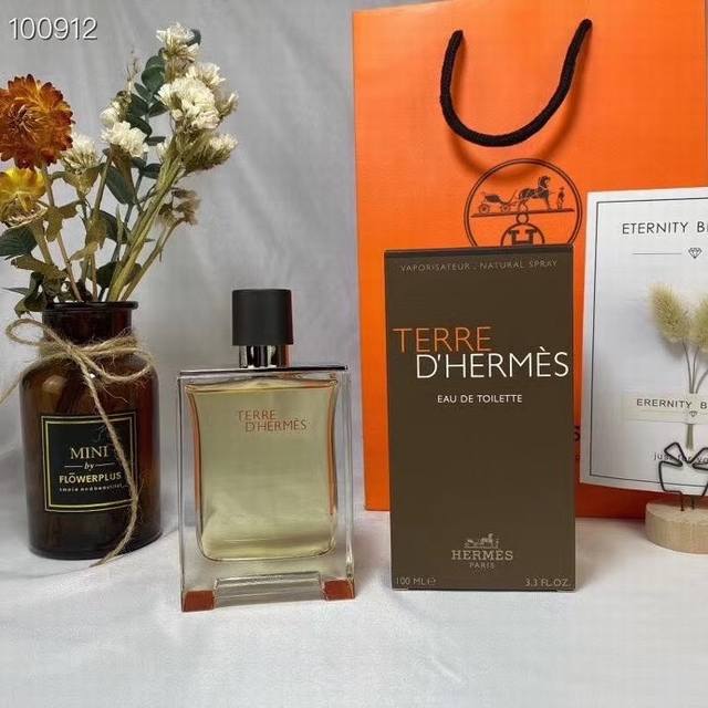 专柜品质Hermes Terre D' Hermes Edt 爱马仕大地男士中性淡香水 Ml 香 调： 木质清新调前 味： 葡萄柚 、 橙中 味： 玫瑰 、 广