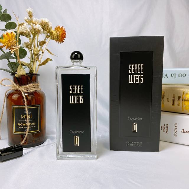 专柜品质芦丹氏孤ㄦ怨 孤女 Ml 卢丹氏Serge Lutens L' Orpheline气味:焚香麝香属性:中性香第一反应怎么这么温柔，第二感觉就是像银影清木