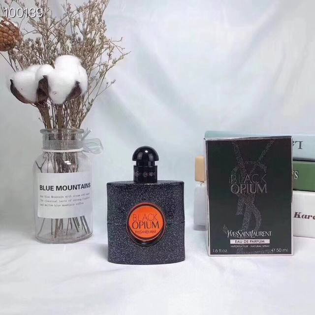 专柜品质圣罗兰Ysl黑鸦片性感女士持久香水30Ml 50Ml 90Ml！Ysl Black Opium 在扭开瓶盖的瞬间扑鼻而来的先是咖啡豆的迷香，然后便慢慢渗