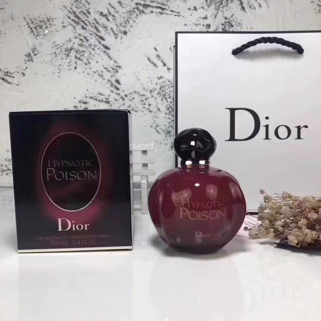 专柜品质迪奥红毒蛊媚奇葩红毒女士香水 Ml！ 香 调 花果香调 前 调 夷兰、橙花、玫瑰 中 调 兰花、晚香玉、绿叶茎 后 味 檀香木、香草、麝香、木香