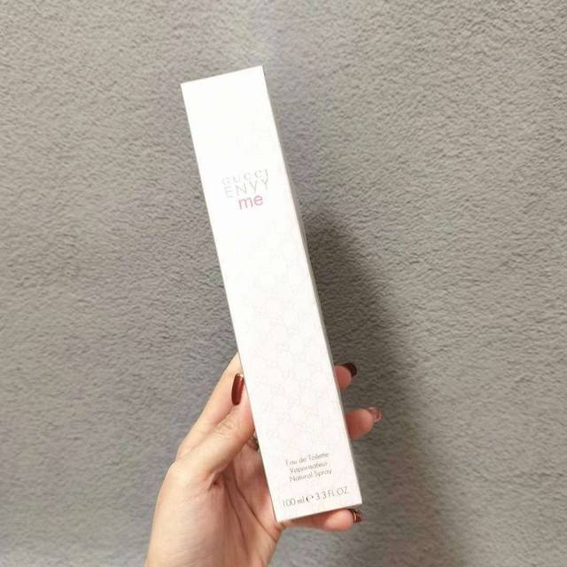 专柜品质古驰粉色妒忌我女士淡香水 Ml专柜品质Gucci古奇粉色妒忌我Envy Me嫉妒我女士淡香水 Ml香调：花香调前调：香草，风信子，铃兰中调：铃兰，茉莉，