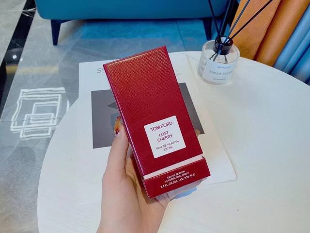 专柜品质：Tf 失落樱桃香水 Ml 452001个人感觉很欲很女人的味道 是个开趴的时候用 赤裸裸的渣女香 一闻就想靠近你刚闻有一种樱桃就的味道 瞬间会爱上 随