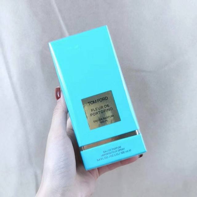 专柜品质Tf香水 Ml阿玛菲柑橘专柜品质Tom Ford 汤姆福特Tf阿玛菲柑橘香水 Ml*前调：龙蒿 薄荷 黑醋栗橘子 香柠檬 葡萄柚中调：柠檬叶油 罗勒 百