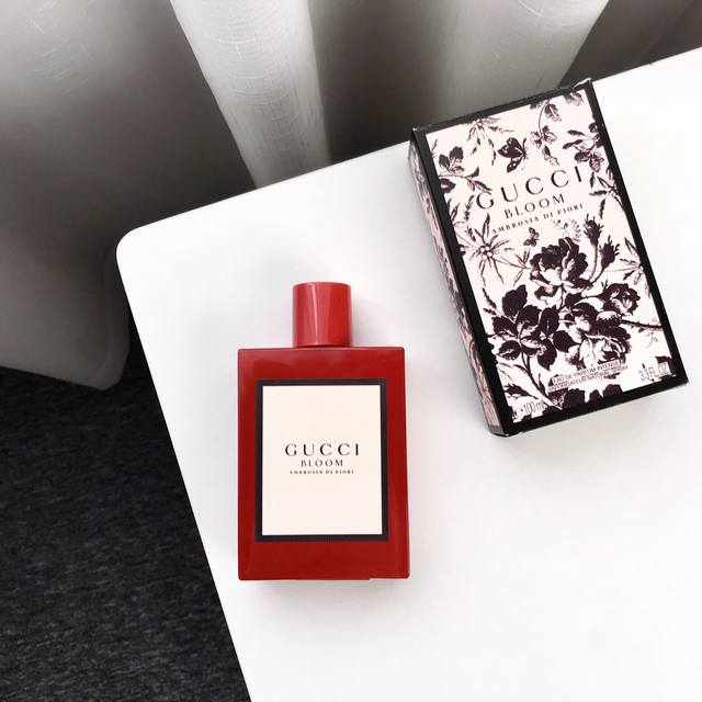 专柜品质Gucci花悦馥意 红繁花 香调：花香调前调：茉莉 忍冬中调：晚香玉后调：玫瑰 鸢尾根这款是 年出的秋冬季限量香水，一改往日的粉嫩，变作了新年款的红红火