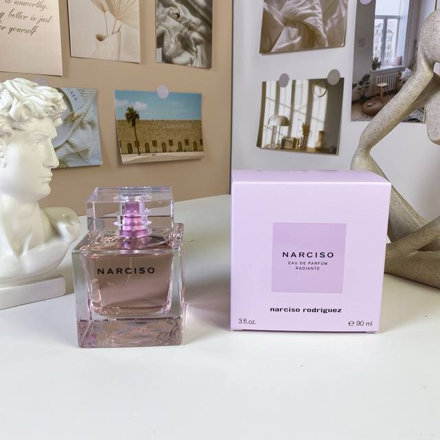 纳西素璀璨90Mlnarciso Rodriguez Narciso Radiante, 2025品牌：纳西索 罗德里格斯属性：女香香调：木质花香调前调：铃兰醛