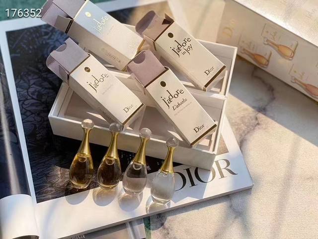 专柜品质Dior迪奥Q版我真香水小样套装5Ml*4限量香水旅套行盒香味使用在动态部的位上，香味容更易散发,香会味随着身体的动作而扩散，因此使在用手挽，手肘膝盖内