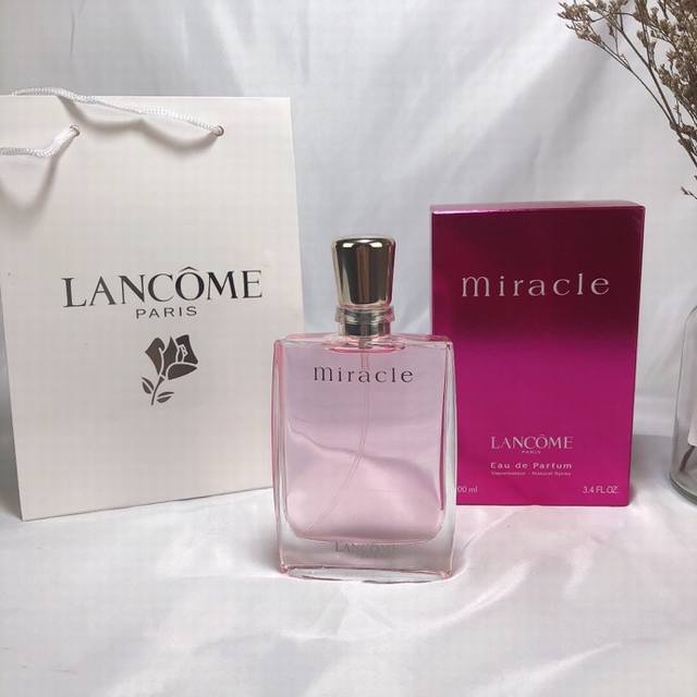 专柜品质兰蔻奇迹香水 Ml 真爱奇迹 ，Lancome Miracle品牌：兰蔻香调：花香调前调：荔枝小苍兰中调：木兰生姜橘子胡椒茉莉后调：琥珀麝香茉莉属性：女