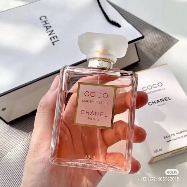 专柜品质-香水可可Coco小姐必入的经典香前调：柑橘 佛手柑 葡萄柚中调：荔枝 意大利茉莉 玫瑰后调：印度广藿香 海地香根草 旁波香草这个魔鬼香水感觉拥有多重身