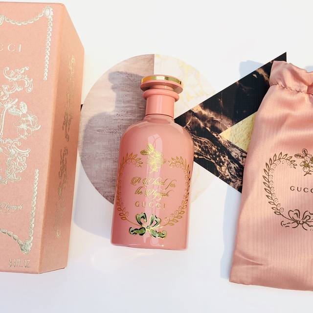 专柜品质限定古驰 Gucci 新款炼金术士花园仙之颂女士淡香水 Ml香调：鸡蛋花 依兰 提亚蕾花 香草Gucci 的炼金术士花园系列里新的一员，这瓶仙之颂的灵感