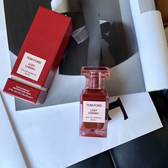 专柜品质Tf限量版失落樱桃香水Lost Cherry 50Mltom Ford的香水一向以“为调情而生”出名，这一款完全做到了极致。前调是酸樱桃、酒和苦杏仁，仿