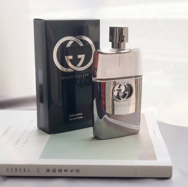 专柜品质 Gucci Guilty古驰罪爱男士淡香水，规格：90Ml 是一款强烈具有个人现代气息的蕨类香调香水。它所带来的刺激感与它的诱惑感一样迷人。“每个人都