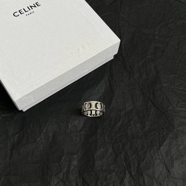 新款 赛琳 中古凯旋门 戒指 黄铜材质雕刻镂空图案！超炸Chic感 ，优雅时尚、文艺个性，带给你时髦体验 墙裂推荐。码数：6-7-8