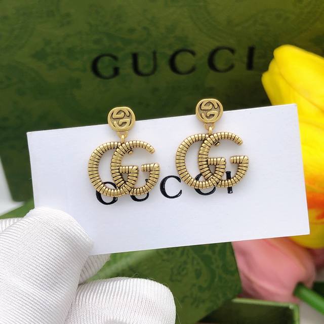 编号Ged0129Gucci古驰新款双G互扣式耳钉