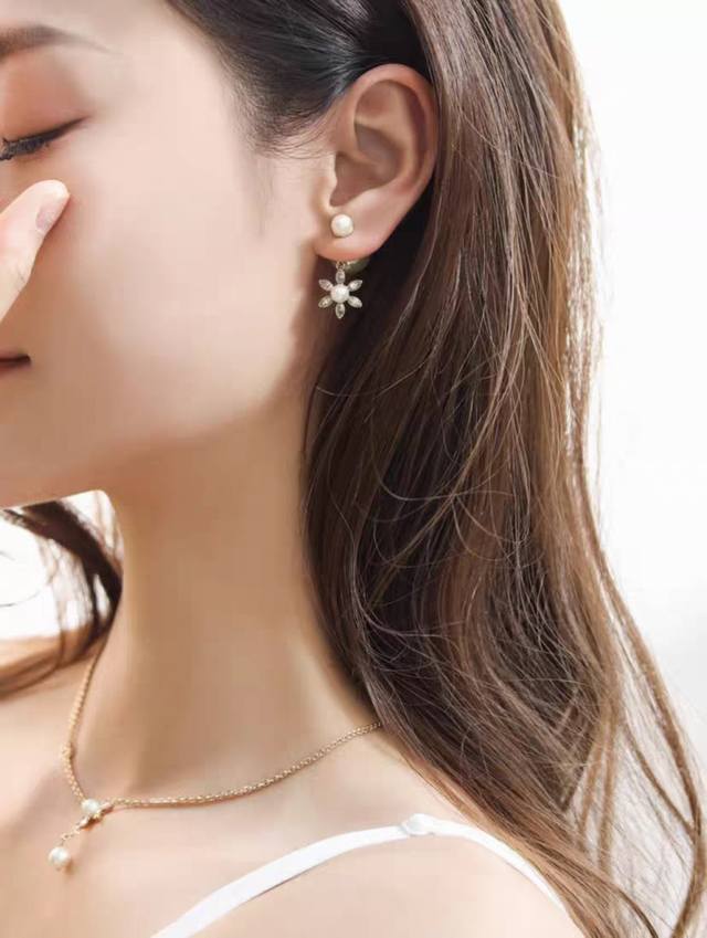 项链 手链 耳环 Dior 迪奥 套装 专柜新款上市 美得不要不要的 唯美 浪漫 人手必备款 火爆小红书 精选Zp一致材质 超 Nice