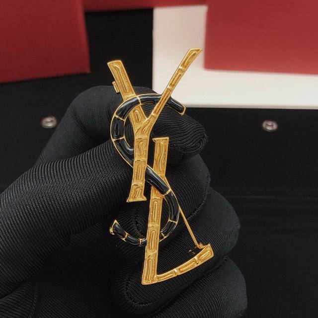 编号Yxz0018Ysl胸针金黑底油高级感满满的