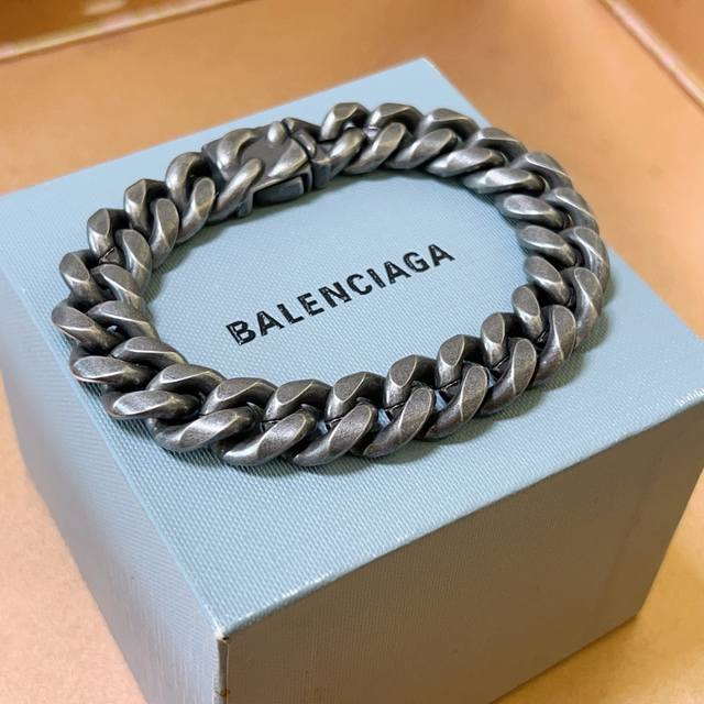 原单货新品 巴黎世家手链Balenciaga手链专柜一致巴黎世家手链 男士火爆款出货 设计独特 前卫 男士必备！复古做旧设计 任带不氧化不退色