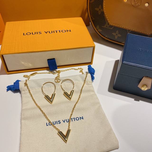 编号Led0091耳钉 编号Lxl0009项链Lous Vuitton 路易威登 V字首饰 高级定制