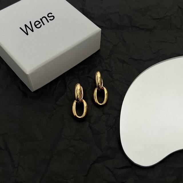 Wens 耳环 爆款新品 精致耐看 华丽登场，整体细节非常令人惊喜，典雅而时尚，突显法式高雅气息。