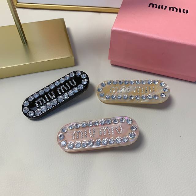 Miumiu缪缪Miumiu发夹捷克钻字母发夹压夹气质百搭小仙女必入单品 宝藏款 闭眼入推荐款 单个
