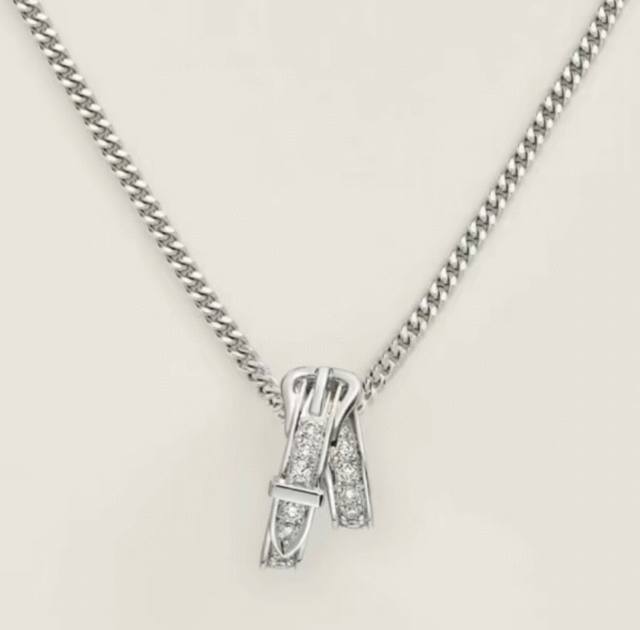 精工版本 Hermes 爱马仕皮带扣满钻项链亚金材质 手工铲钉镶嵌5A锆钻！18K白金色！带Logo 爱马仕项链 皮带项链