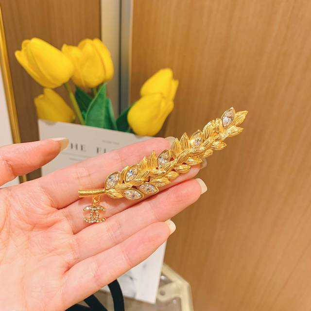 编号Xxz0022实拍 麦穗胸针只做Zp开发 高端原版制定 奢华大牌小香双C家 20年高端手工系列 种草好久的金叶子麦穗双C 麦穗胸针这一季一定不要错过的胸针