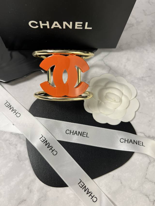 Chanel 双C 大手镯