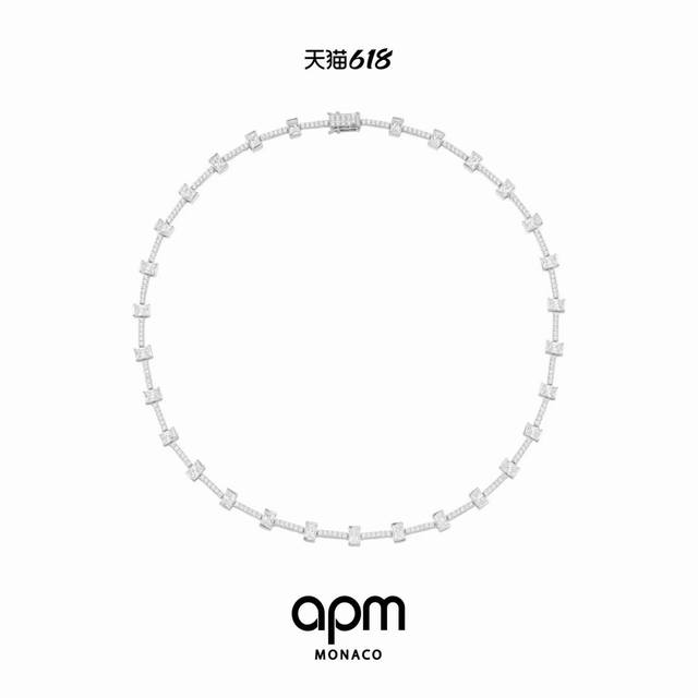 A批M Monaco新品微镶方钻项链！时尚简约彰显风格，简约轮廓缀以方形锆石，突出造型立体感，璀璨锆石点缀，绽放熠熠光芒，一抹大气银白色，营造视觉清爽感。