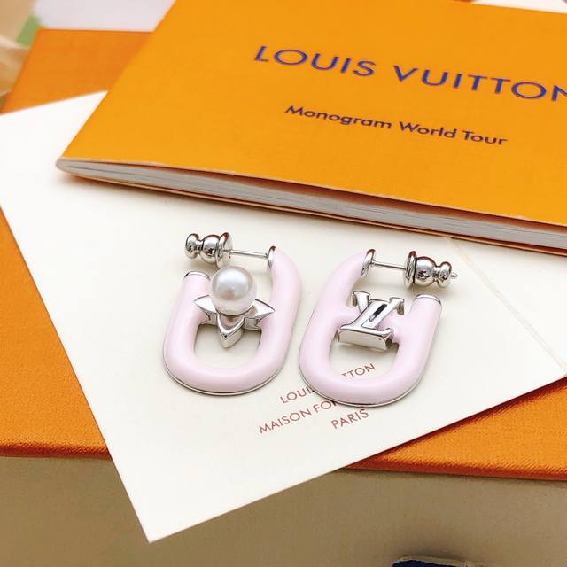 编号Led0365 Lv*最新款粉色耳勾 一致Z批黄铜材质