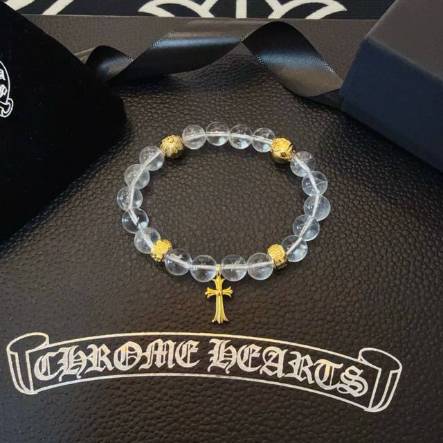 新款 专柜品质 Chrome Hearts克罗心 经典复古多元素白水晶手串手链 ，快手 Ins 小红书热门，凹凸造型不同的花纹设计风格呈现出与众不同 十字架童军