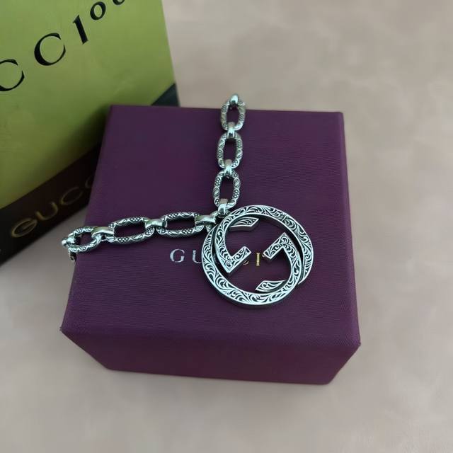 Gucci藤纹雕刻唐草花项链