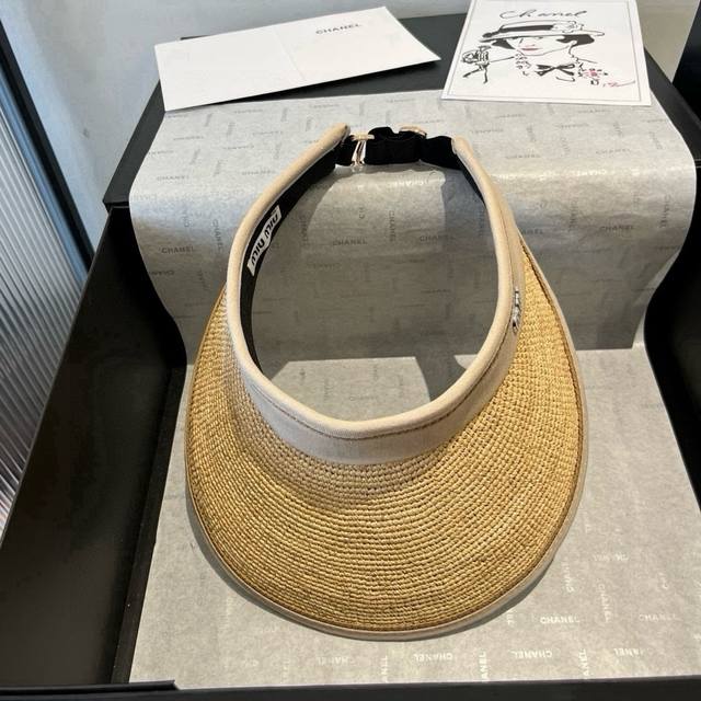 Miumiu缪缪拉菲草空顶遮阳帽