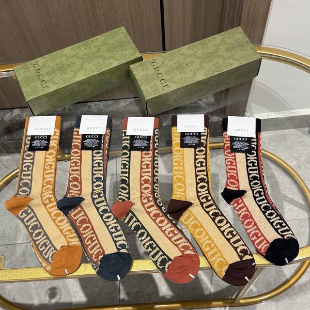 配包装 一盒五双 Gucci 古奇小香家新品高筒双针双路袜子专柜同步长袜，超级经典的G家标志百看不厌纯棉材质，双针双路织造，上脚透气柔软舒适，全品相订单，超级N