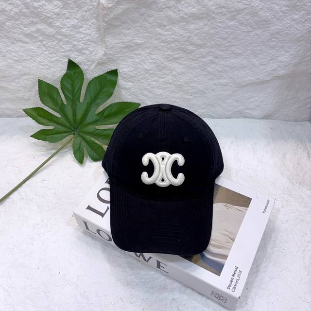 跑量 赛琳～新款早秋穿搭必入的新款 每一个颜色都很百搭～ 最爱最爱的帽型 不挑人 冲！