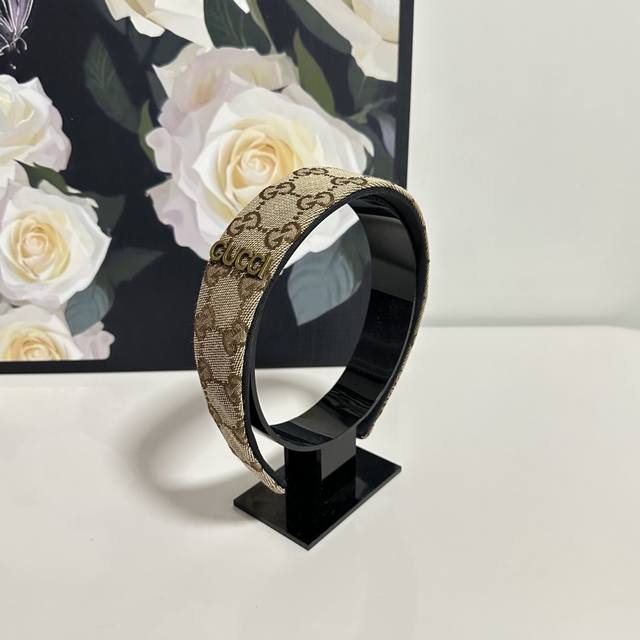 特 配专柜包装 Gucci 古驰 最新发箍# 信我！人手必备的单品 这件必须买 洋气神仙颜值 小仙女要收了它，谁戴谁好看～