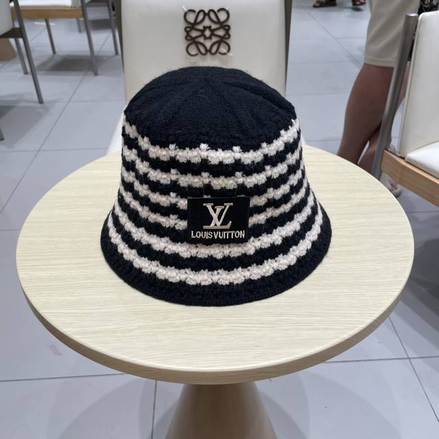 路易威登 Louisvuitton条纹帽子女秋冬季保暖毛呢渔夫帽羊毛绒百搭拼色遮脸水桶帽子