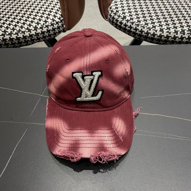 Lv路易威登棒球帽 轻盈透气。完美版型，对格精准无误，原厂品质，独家实物拍摄，男女适用