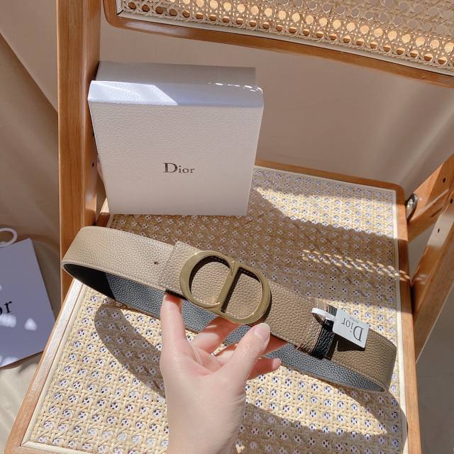 Dior 4.0Cm男士腰带 经典Cd五金扣 双面头层荔枝纹搭配 商务休闲感十足