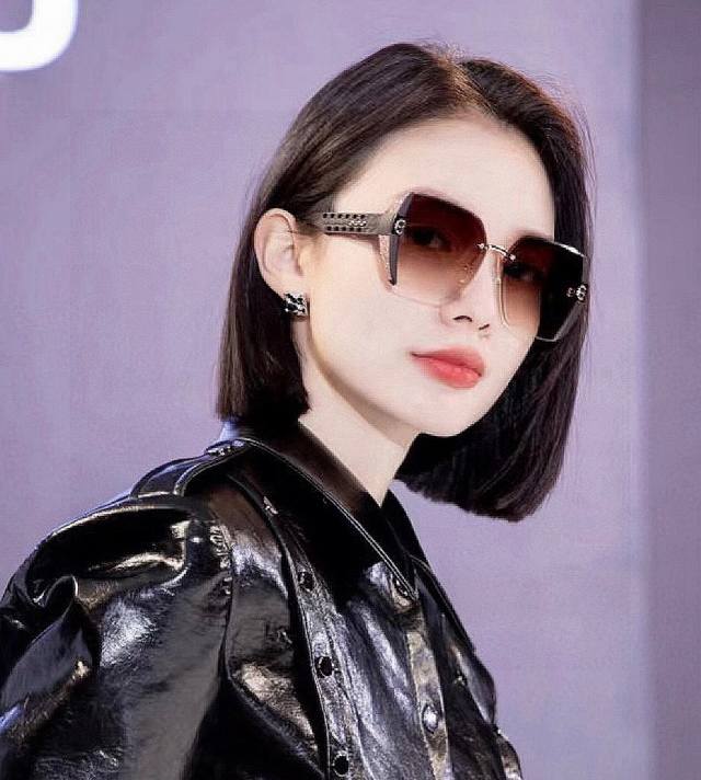 Dior-迪奥 2025开春新款 潮流爆款 时尚方框太阳镜 高品质 佩戴舒适 网红潮款墨镜 女士高清太阳镜 高品质Tr镜框 型号：Cd5296