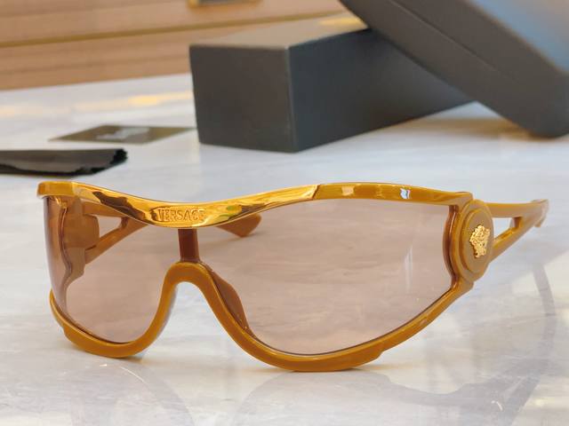Versac* 范思*哲新款太阳镜， Model：Vs4475，Size：42口0-105