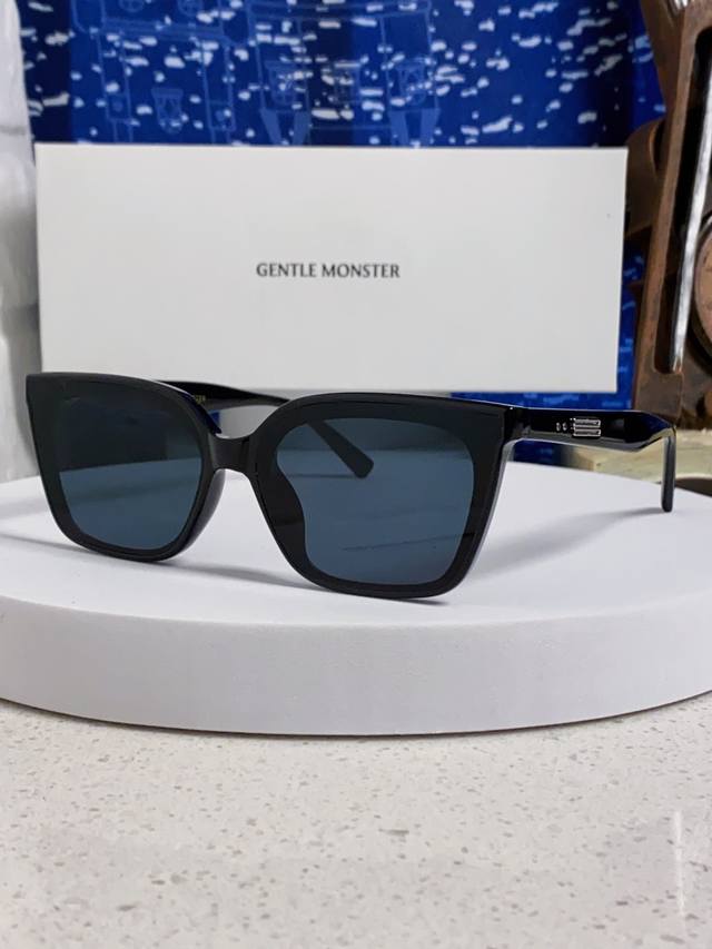 Gentle Moster Gm 2025Gm新款时尚墨镜女偏光近视高级感有度数的太阳眼镜方框防紫外线黑显瘦 型号：Monoo