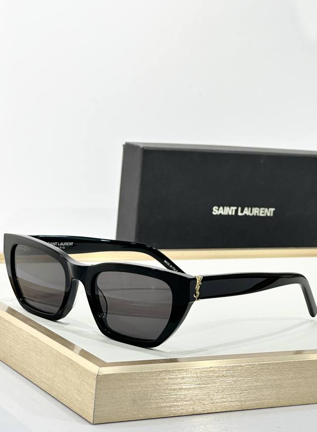 Saint Laurent Sl M127 F 小Logo 点缀 Size：53口20-145