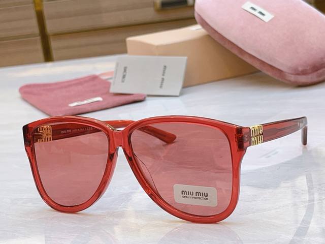 Miumi* 缪*缪新款太阳镜，Mod:Smu A08，Size:60-14-145