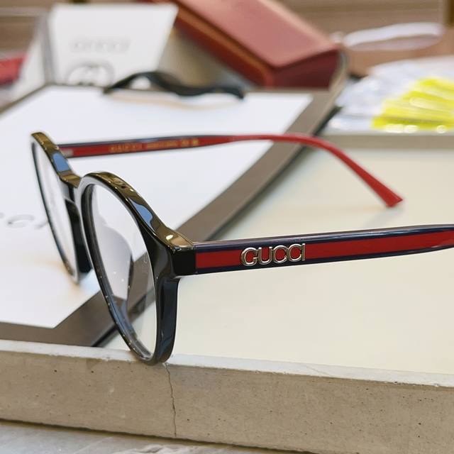 Gucc* 古*驰新款太阳镜，Model：Gg1871O ，Size：49口20-145