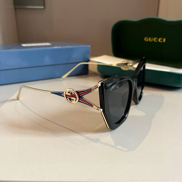 Gucci古奇女款太阳镜遮阳墨镜，旅游开车必备