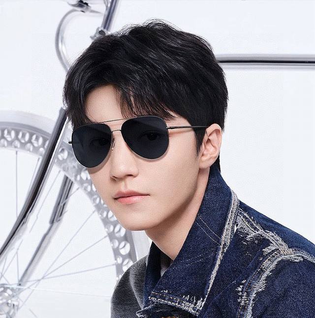 Gucci 高品质男女款墨镜 进口宝丽来偏光镜片 蛤蟆镜 开车钓鱼都可 百搭显瘦墨镜韩版男士飞行员大框司机开车防紫外线太阳镜 型号：3325
