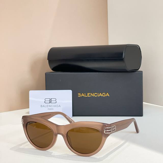Balenciag*巴黎*世家Model：Bb0466S Size：55口20-140