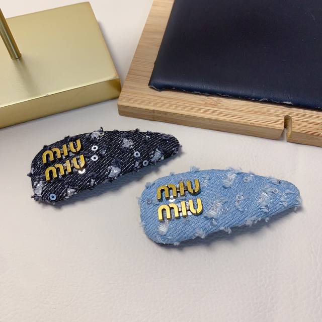 Miumiu缪缪 Miumiu发夹 牛仔珠片Bb夹边夹日常精致小单品 气质百搭小仙女必入单品 宝藏款 闭眼入推荐款 单个